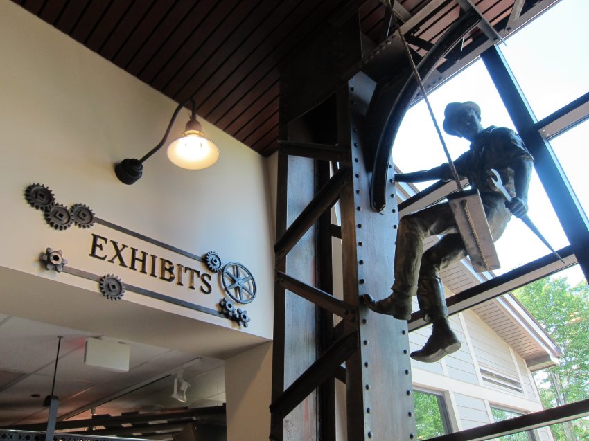 Kinzua Visitors Center exhibit hall